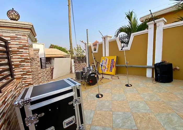 Lavimac Royal Hotel