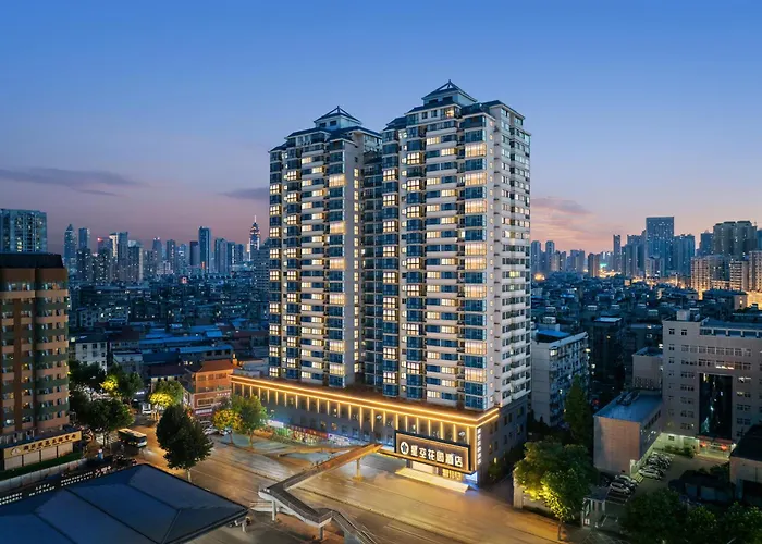 Starry Sky Garden Hotel Wuhan Hankou Railway Station Zhuyeshan Subway Station Branch