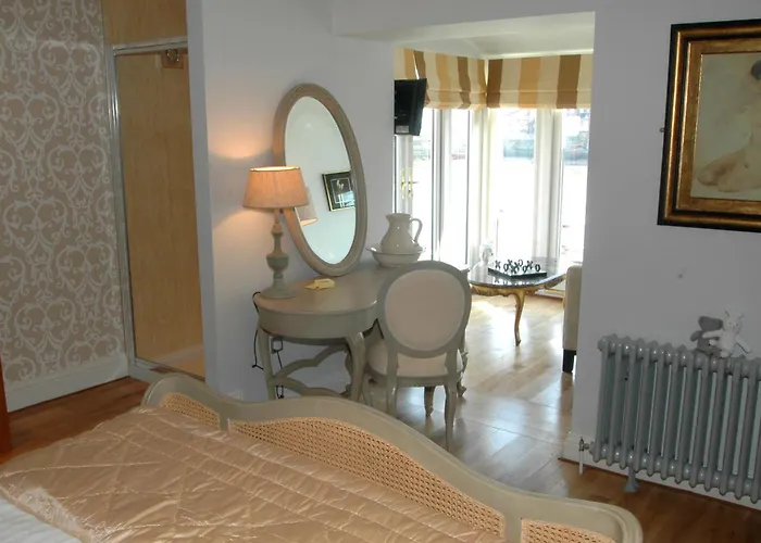 The Marine Hotel & Restaurant