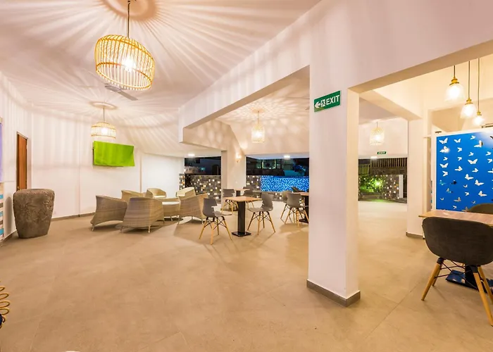 Azur Paradise Hotel&Rooftop Bar