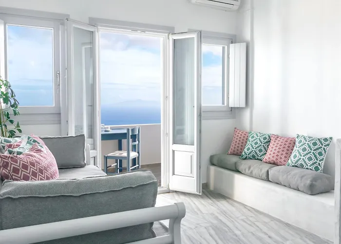 Phaos Santorini Suites