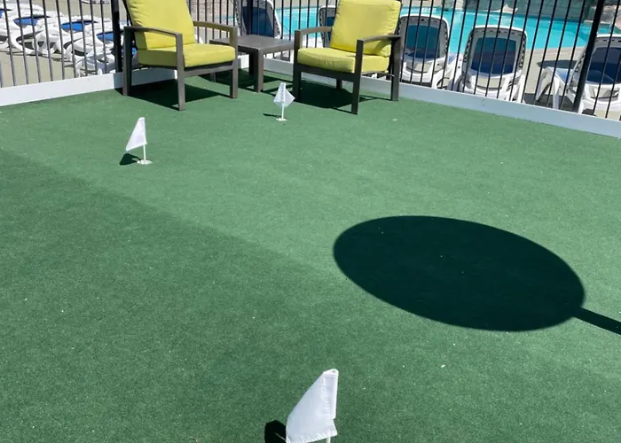 Days Inn By Wyndham Virginia Beach At The Beach