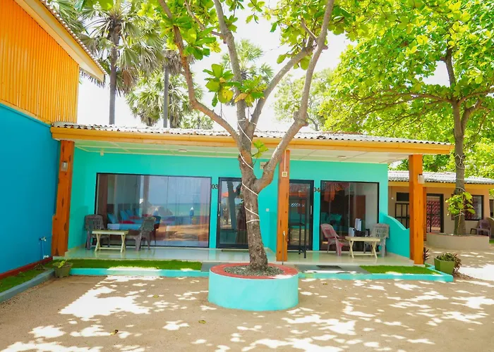 Golden Beach Hotel & Restaurant