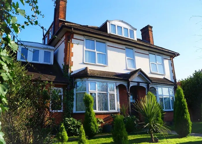 Ricky Road Guest House - Budget