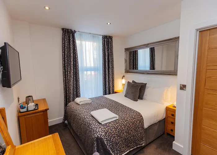 Carlton Hotel