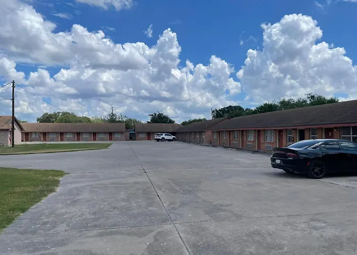Lakeside Inn & Suites By Oyo Mathis I 37