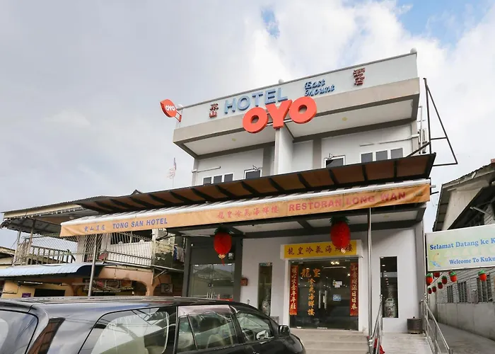 Oyo 89915 East Mount Hotel