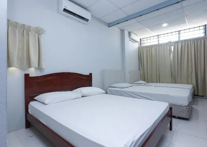 Spot On 89796 D'Noor Budget Inn