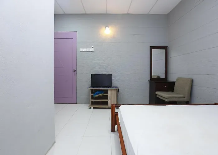 Spot On 89796 D'Noor Budget Inn