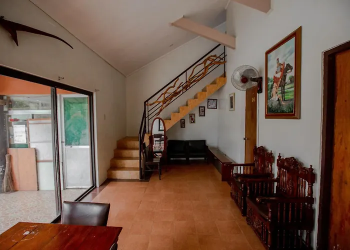 Oyo 741 Sierra Travellers Inn
