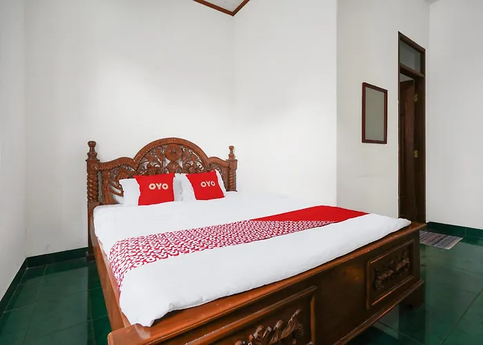 Oyo 93248 Villa Syariah Astuti Lestari