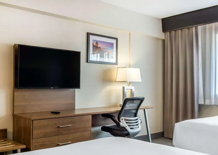 Quality Hotel Dorval Aeroport