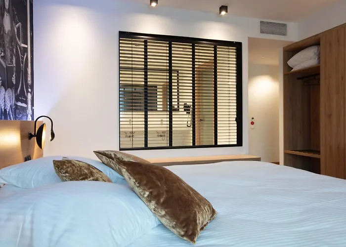 Hotel Leo Station Et Annexes