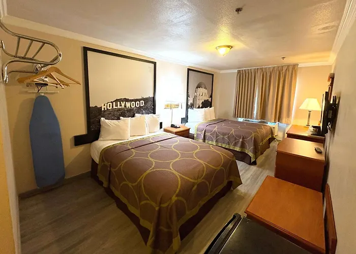 Super 8 By Wyndham Hollywood/La Area Motel Los Angeles