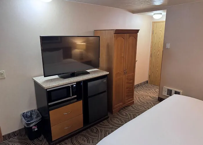 Promenade Inn & Suites Oceanfront