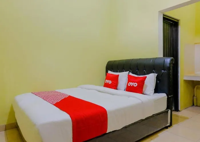 Oyo 1784 Hj. Aniek Residence