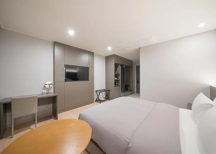 Act Hotel