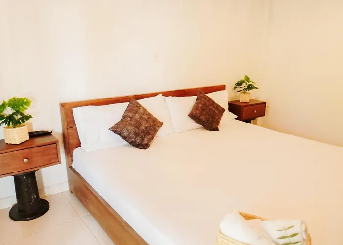 Oru Forest Retreat & Eco Lodge, Just 15 Minutes From The Airport