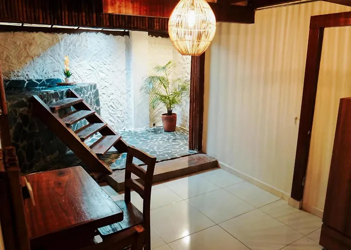 Oru Forest Retreat & Eco Lodge, Just 15 Minutes From The Airport