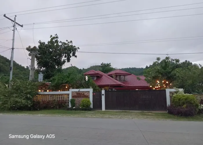 Esperanza Pension House & Restaurant