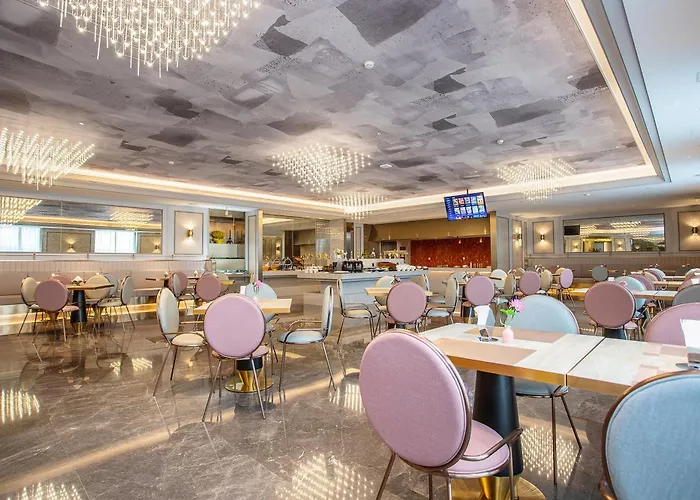 Mercure Changchun Ziyou Road Dahua