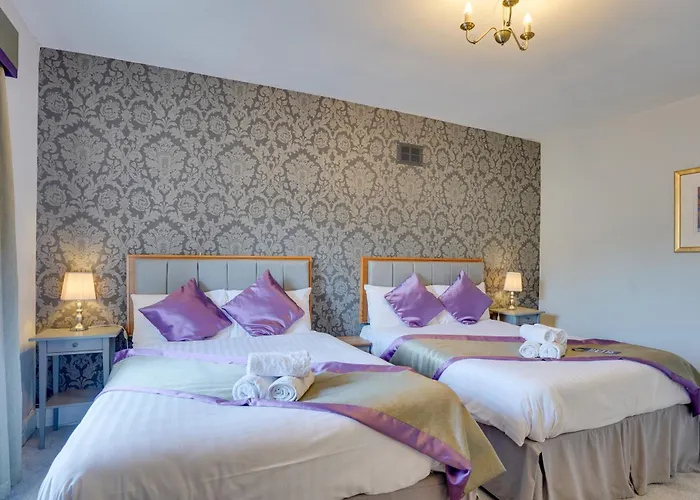 The County Hotel - Self Check-In, Ultra Fast Wi-Fi, Free Parking, Central Location