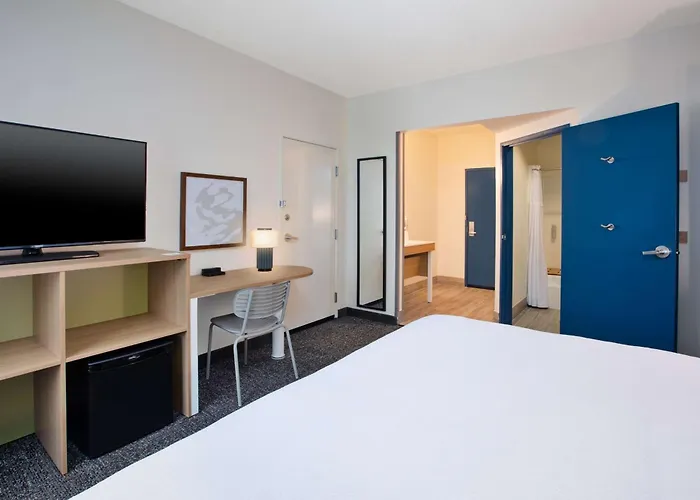 Spark By Hilton Walker Grand Rapids North