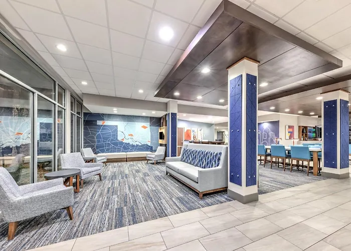 Holiday Inn Express & Suites Moore By Ihg
