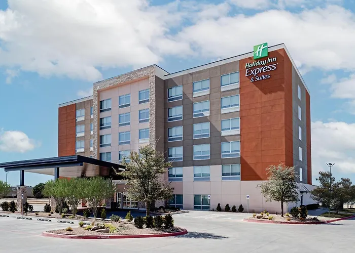 Holiday Inn Express & Suites Moore By Ihg