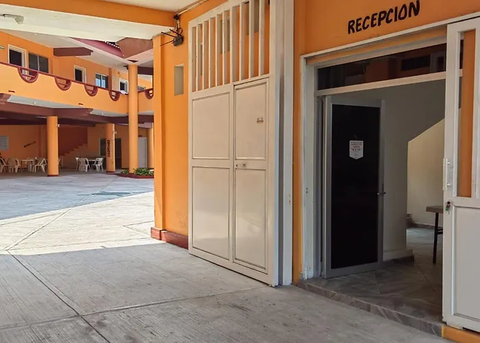 Oyo Hotel La Playa