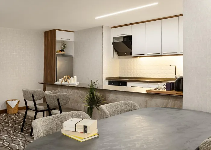 Lilium Hotel & Suites