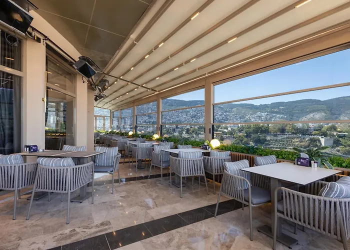 Lilium Hotel & Suites
