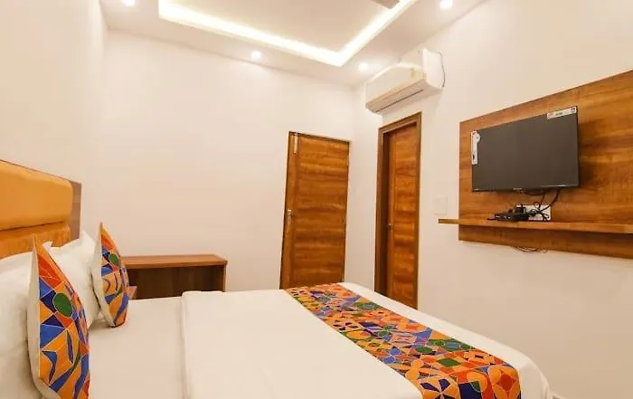 HOTEL AMBASSADOR SUKHNA LaKE