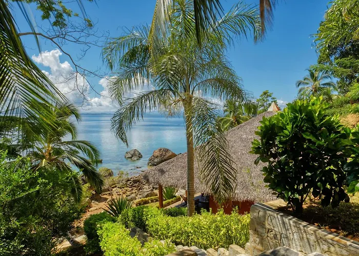 Manja Kely Lodge - Nosy Komba Island