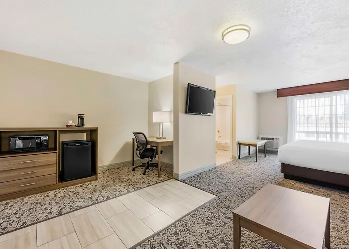 Best Western Plus Grand Manor Inn