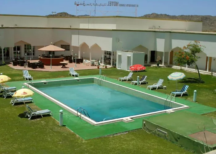 Oyo 142 Al Sharqiya Sands Hotel