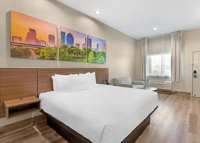 Clarion Pointe Spring - Houston North