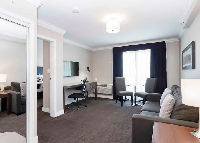 Sandman Signature Prince George Hotel