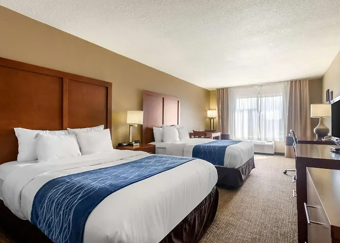 Comfort Inn & Suites Pittsburg Ks