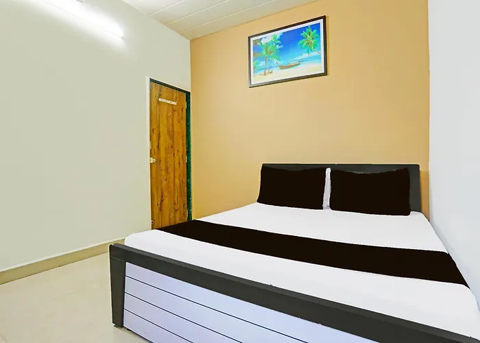 Hotel O Veraval Junction Formerly Hotel Aavkar