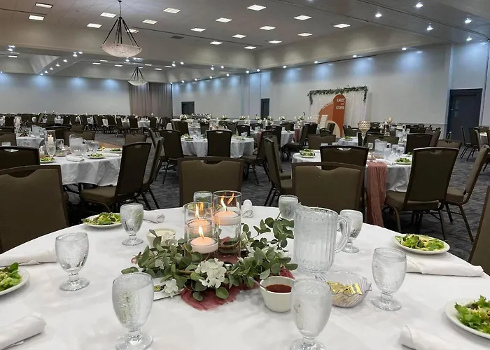 Bismarck Hotel And Conference Center