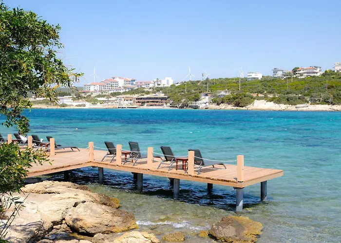 Maya Bistro Hotel & Beach