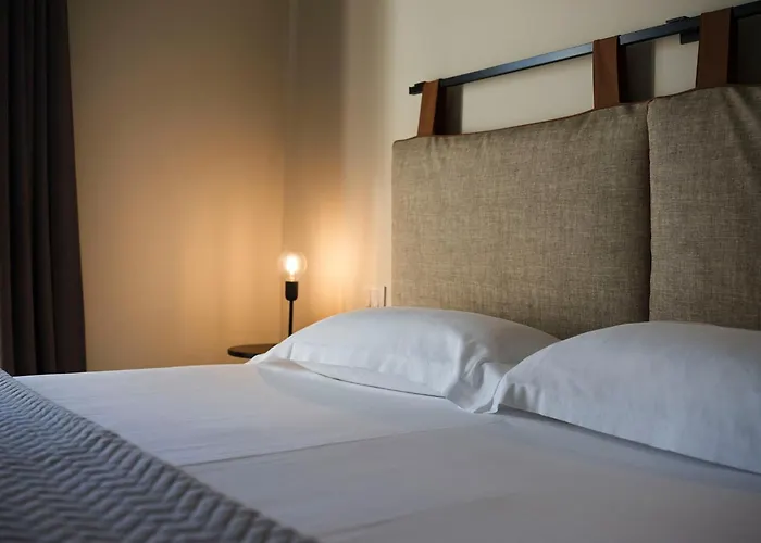 Hotel Carillon