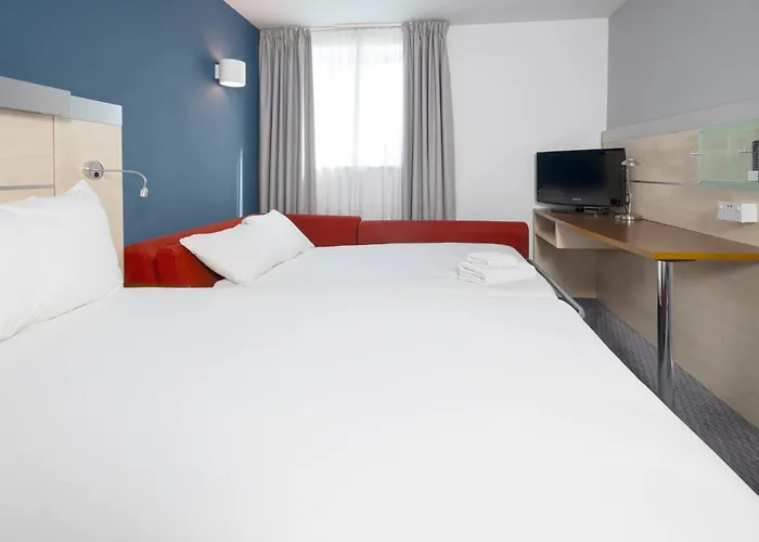 Holiday Inn Express Swindon City Centre By Ihg