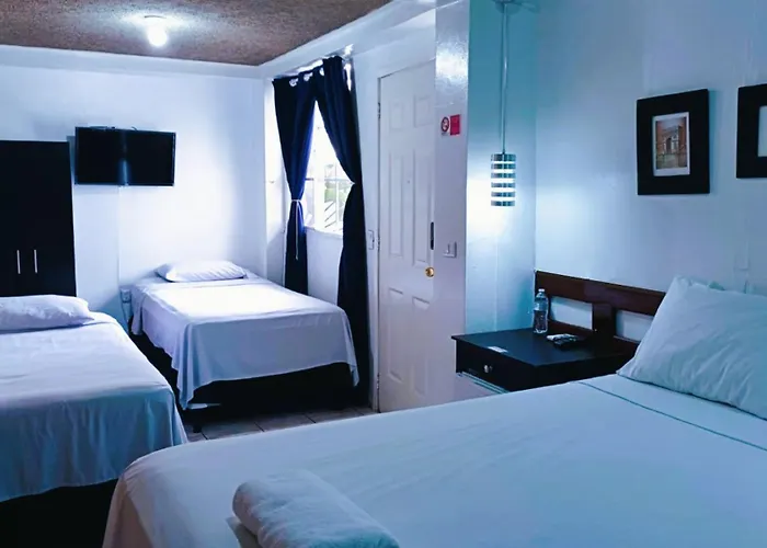 Hotel Tazumal House