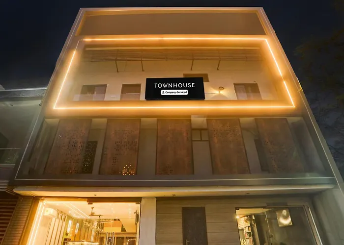 Townhouse By Oyo Haibowal Chowk Near Dmc