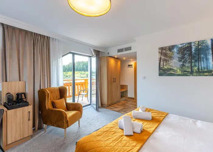Hotel Mazurkowa & Wesela & Imprezy & Konferencje Jelenia Gora, Obok Restauracja Mazurkowa Chata