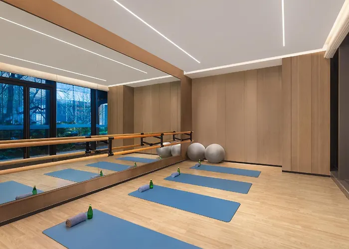 Hong Yuan Hotel By The Crest Collection