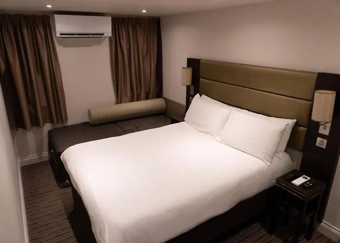 SHARNBROOK INN self contained guest unit Contractors Santa Pod