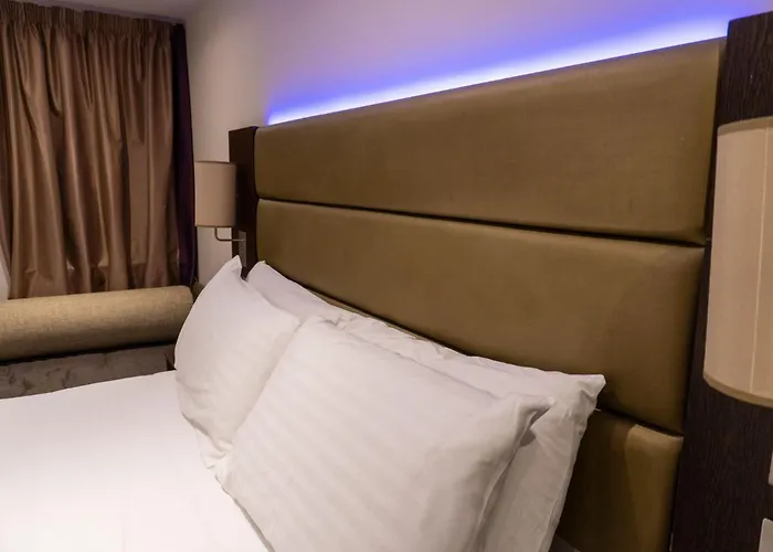 SHARNBROOK INN self contained guest unit Contractors Santa Pod
